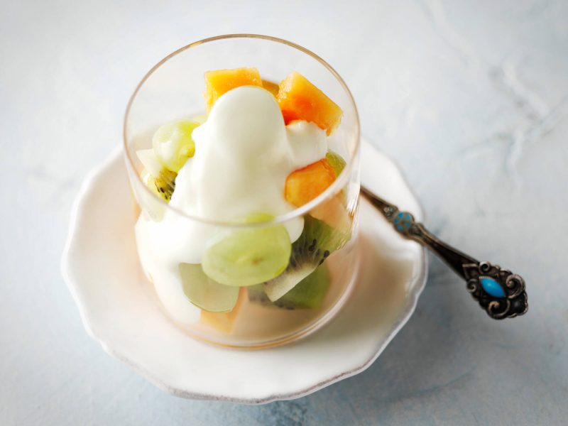 Kuohkea vanilja-jogurttikastike