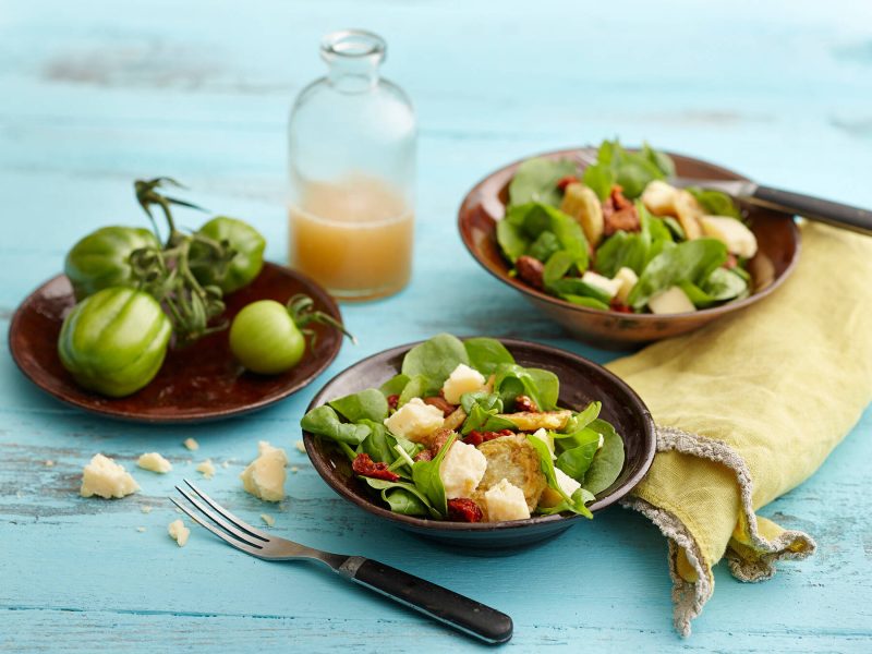 Salaatti ”Fried green tomatoes”