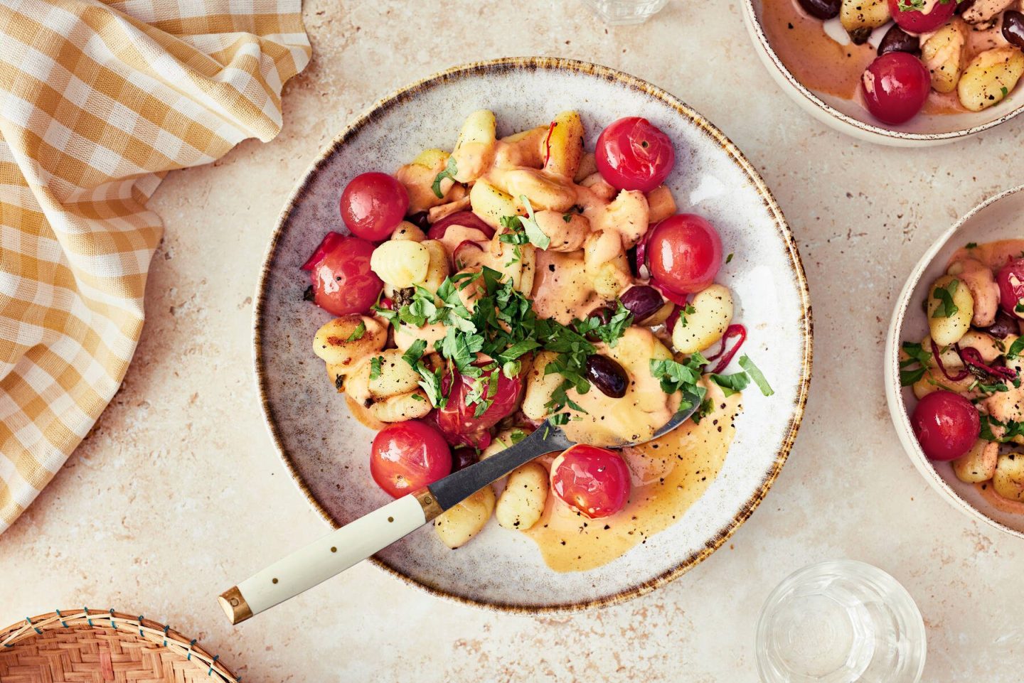 Pasta carbonara eli italialainen pekonipasta Valio