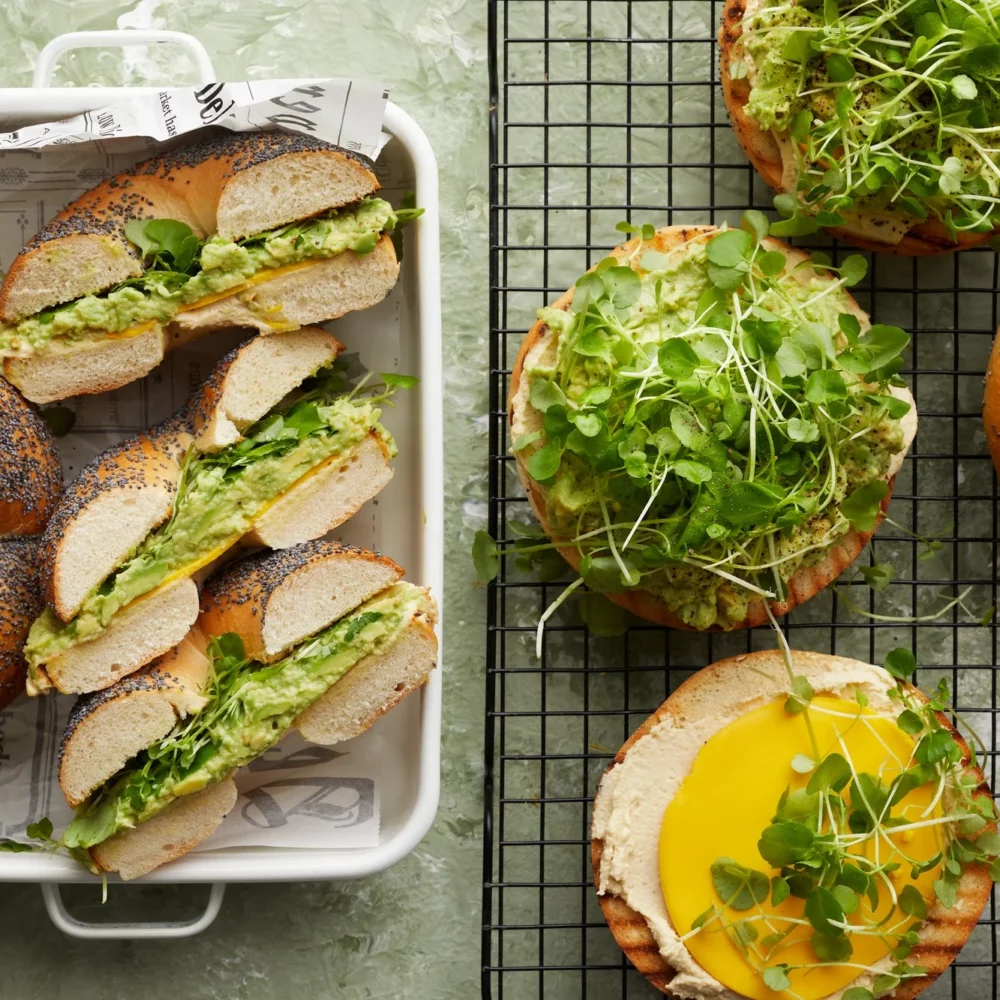 Bagels med pålägg och röror till picknick