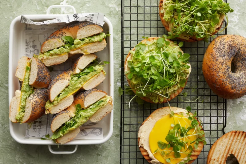 Bagels med pålägg och röror till picknick